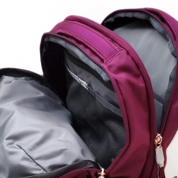 The North Face FlexVent Women's Jester 27 L Laptop Backpack In Regal Red - Picture 6 of 7